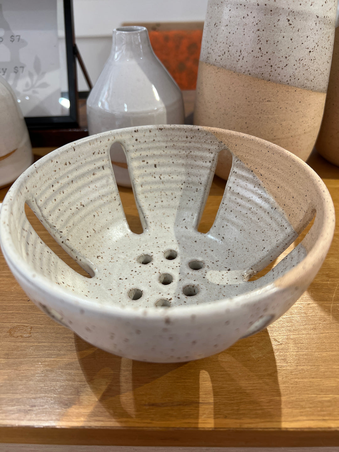 Berry Bowl- Speckled Sand
