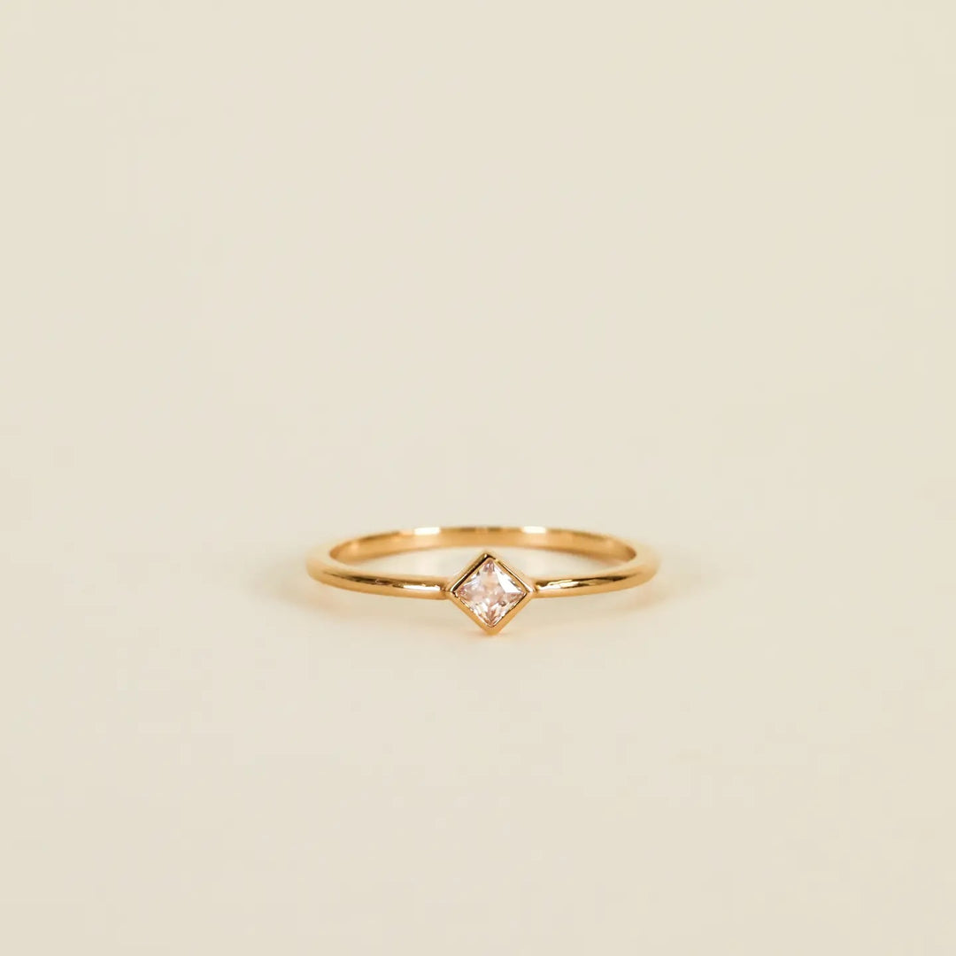 Ring- Diamond Stud Champagne