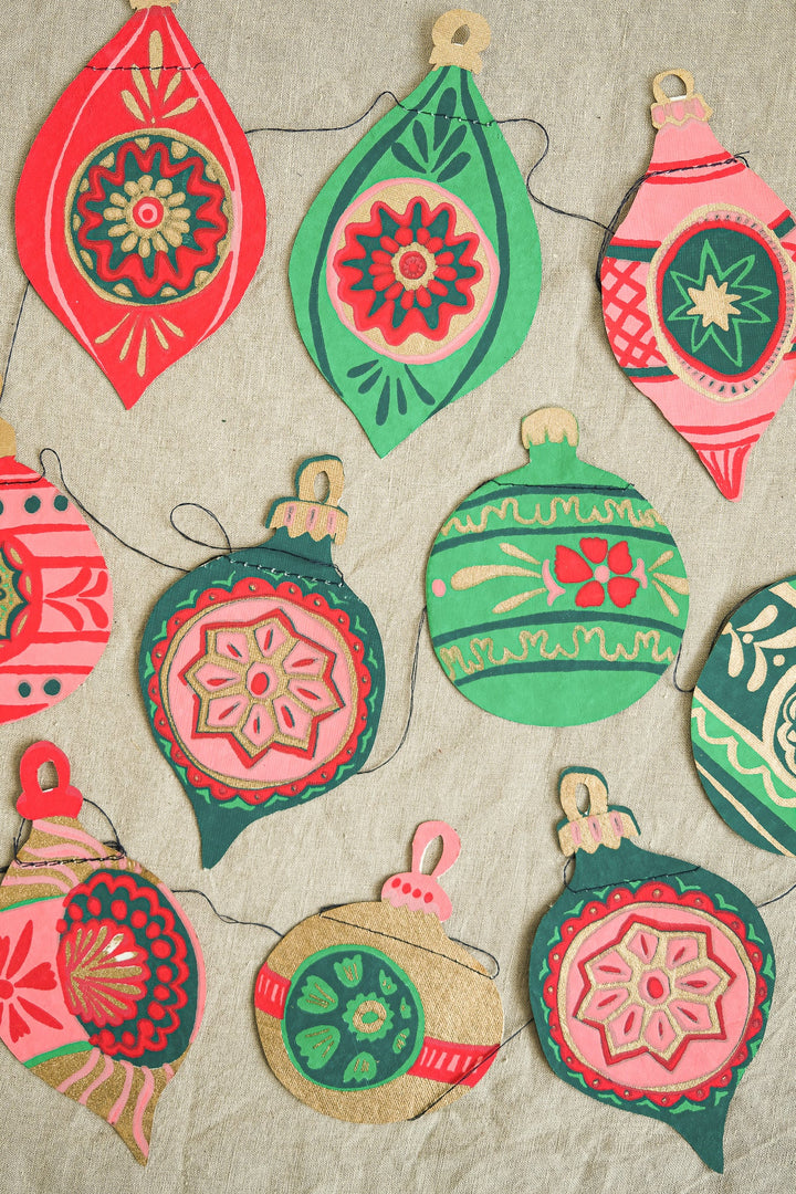 Garland-Baubles