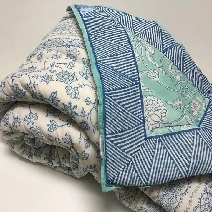 Bluette Trellis Quilt - Queen