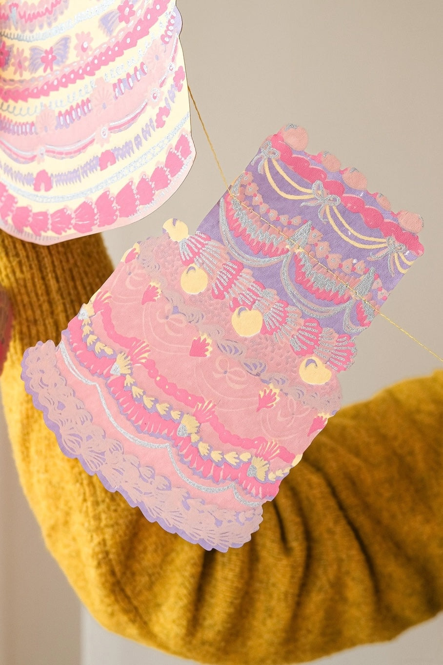 Celebration Cakes Garland