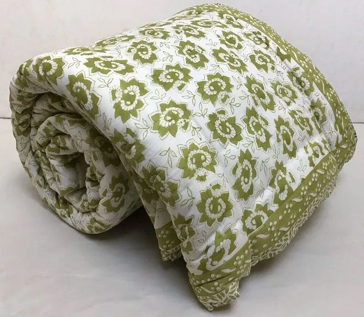 Daffodil Green Quilt - Queen