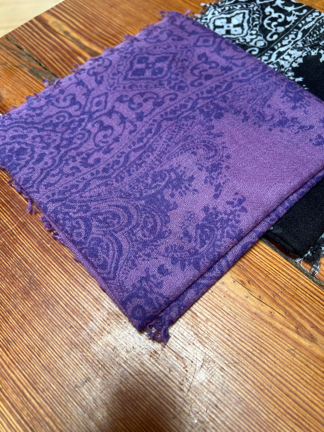 Cashmere Whisper Paisley Scarf - Lavender/New Blue