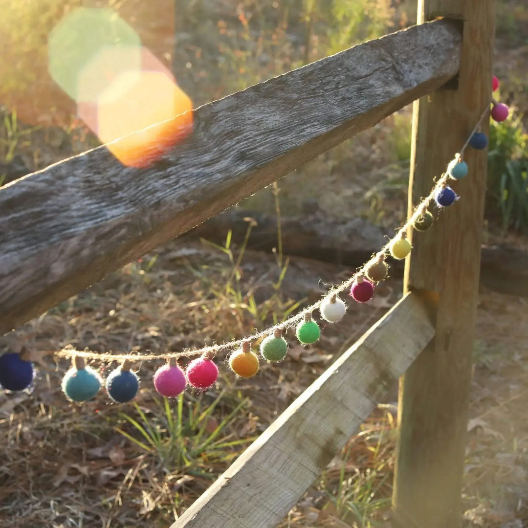 Felt Lightbulb Christmas Garland