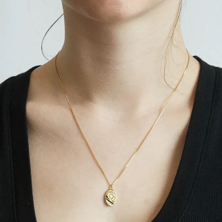 Opal Sun Medallion Necklace - Gold