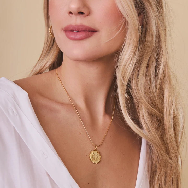 Bezac Pendant Gold Necklace